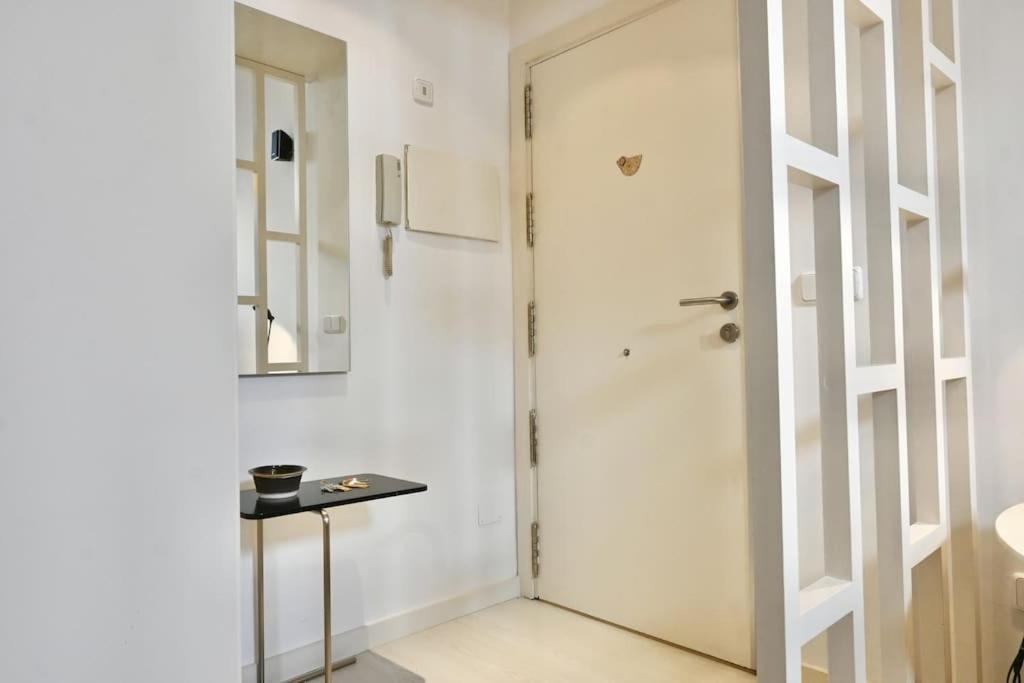 For You Rentals Apartamento Temporal Con Encanto A Pocos Metros Del Sol Myr13 Мадрид Экстерьер фото