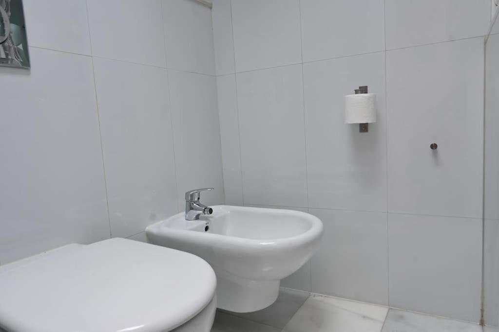 For You Rentals Apartamento Temporal Con Encanto A Pocos Metros Del Sol Myr13 Мадрид Экстерьер фото