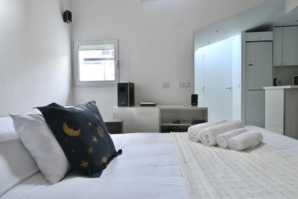 For You Rentals Apartamento Temporal Con Encanto A Pocos Metros Del Sol Myr13 Мадрид Экстерьер фото